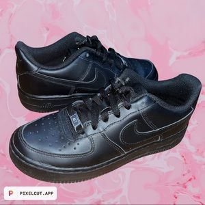 Black Nike Air Force 1